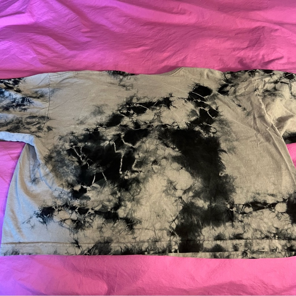 Civil regime work out tee. Cropped. Size large. Baggy fit. Like new. No stains!